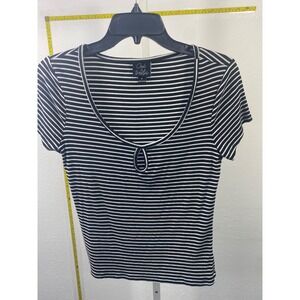 Oak & Trellis Womens Black White Striped Ribbed Keyhole Scoop Neck Top Size M